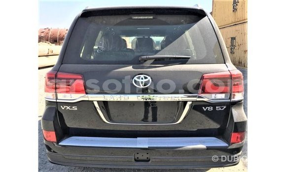اشتري Imported Toyota Land Cruiser Black سيارة في Import - Dubai في Maseru اشتري Imported Toyota Land Cruiser Black سيارة في Import - Dubai في Maseru