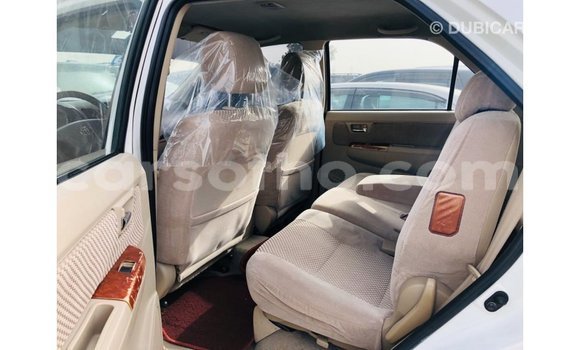 Sayi Imported Toyota Fortuner White Mota in Import - Dubai a Maseru Sayi Imported Toyota Fortuner White Mota in Import - Dubai a Maseru