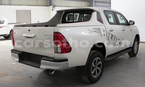 اشتري Imported Toyota Hilux White سيارة في Import - Dubai في Maseru اشتري Imported Toyota Hilux White سيارة في Import - Dubai في Maseru