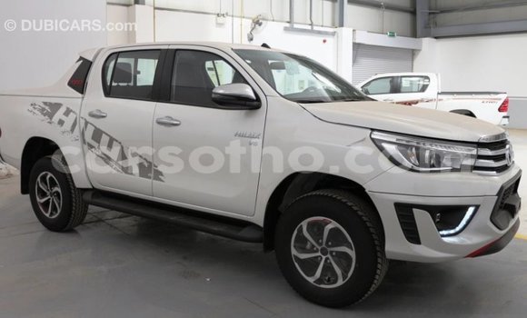اشتري Imported Toyota Hilux White سيارة في Import - Dubai في Maseru اشتري Imported Toyota Hilux White سيارة في Import - Dubai في Maseru