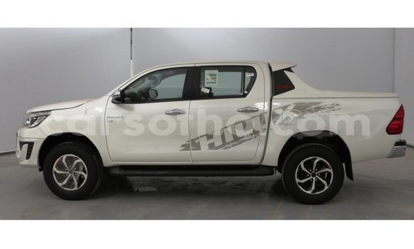 اشتري Imported Toyota Hilux White سيارة في Import - Dubai في Maseru اشتري Imported Toyota Hilux White سيارة في Import - Dubai في Maseru