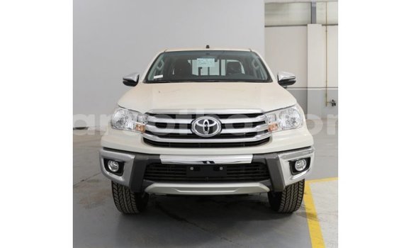 اشتري Imported Toyota Hilux White سيارة في Import - Dubai في Maseru اشتري Imported Toyota Hilux White سيارة في Import - Dubai في Maseru