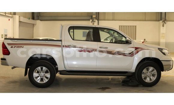 اشتري Imported Toyota Hilux White سيارة في Import - Dubai في Maseru اشتري Imported Toyota Hilux White سيارة في Import - Dubai في Maseru