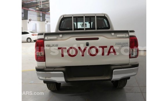 اشتري Imported Toyota Hilux White سيارة في Import - Dubai في Maseru اشتري Imported Toyota Hilux White سيارة في Import - Dubai في Maseru