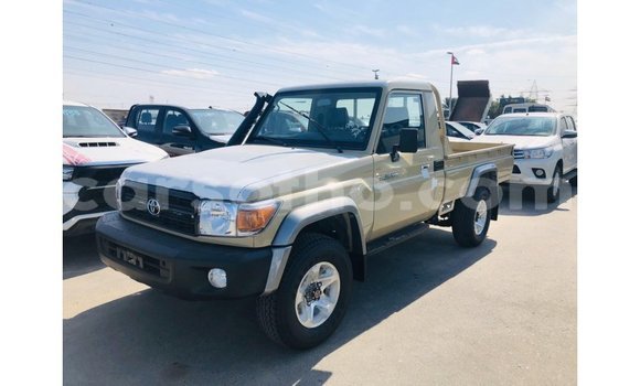 Sayi Imported Toyota Land Cruiser Beige Mota in Import - Dubai a Maseru Sayi Imported Toyota Land Cruiser Beige Mota in Import - Dubai a Maseru
