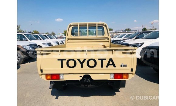 Sayi Imported Toyota Land Cruiser Beige Mota in Import - Dubai a Maseru Sayi Imported Toyota Land Cruiser Beige Mota in Import - Dubai a Maseru