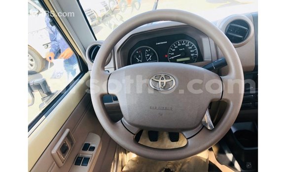 Sayi Imported Toyota Land Cruiser Beige Mota in Import - Dubai a Maseru Sayi Imported Toyota Land Cruiser Beige Mota in Import - Dubai a Maseru