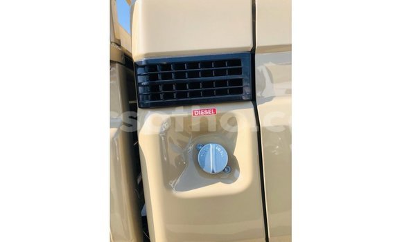 Sayi Imported Toyota Land Cruiser Beige Mota in Import - Dubai a Maseru Sayi Imported Toyota Land Cruiser Beige Mota in Import - Dubai a Maseru
