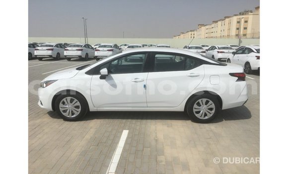 Acheter Import Voiture Nissan Sunny Blanc à Import - Dubai, Maseru Acheter Import Voiture Nissan Sunny Blanc à Import - Dubai, Maseru