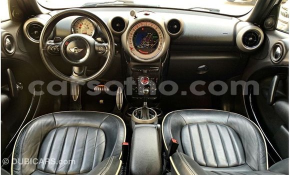 Sayi Imported Mini Cooper White Mota in Import - Dubai a Maseru Sayi Imported Mini Cooper White Mota in Import - Dubai a Maseru