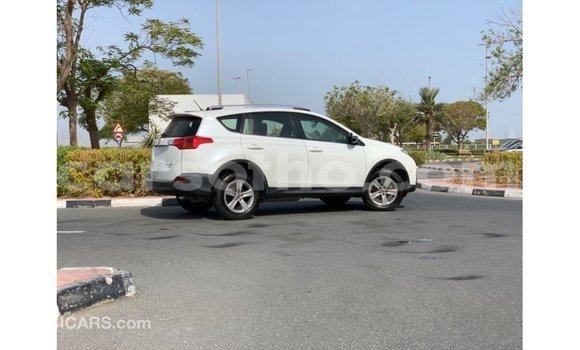 Sayi Imported Toyota 4Runner White Mota in Import - Dubai a Maseru Sayi Imported Toyota 4Runner White Mota in Import - Dubai a Maseru