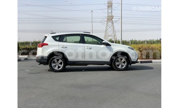 Sayi Imported Toyota 4Runner White Mota in Import - Dubai a Maseru Sayi Imported Toyota 4Runner White Mota in Import - Dubai a Maseru