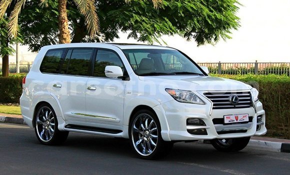 Sayi Imported Lexus LX White Mota in Import - Dubai a Maseru Sayi Imported Lexus LX White Mota in Import - Dubai a Maseru