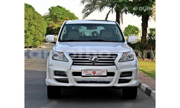 Sayi Imported Lexus LX White Mota in Import - Dubai a Maseru Sayi Imported Lexus LX White Mota in Import - Dubai a Maseru