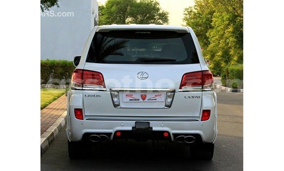 Sayi Imported Lexus LX White Mota in Import - Dubai a Maseru Sayi Imported Lexus LX White Mota in Import - Dubai a Maseru