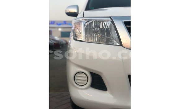 Acheter Import Voiture Toyota Hilux Blanc à Import - Dubai, Maseru Acheter Import Voiture Toyota Hilux Blanc à Import - Dubai, Maseru
