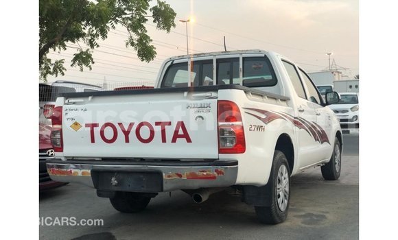 Acheter Import Voiture Toyota Hilux Blanc à Import - Dubai, Maseru Acheter Import Voiture Toyota Hilux Blanc à Import - Dubai, Maseru