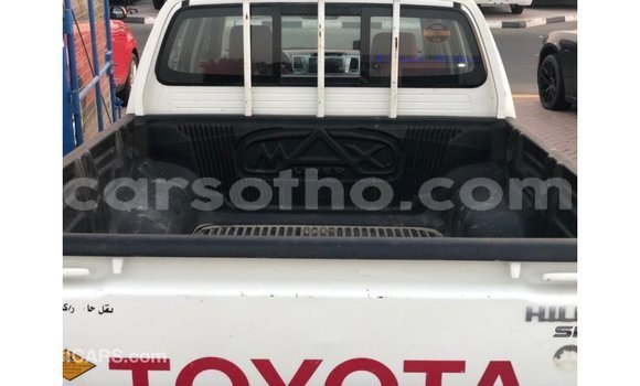 Acheter Import Voiture Toyota Hilux Blanc à Import - Dubai, Maseru Acheter Import Voiture Toyota Hilux Blanc à Import - Dubai, Maseru