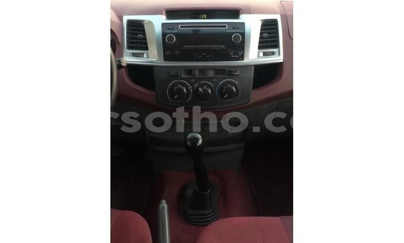 Acheter Import Voiture Toyota Hilux Blanc à Import - Dubai, Maseru Acheter Import Voiture Toyota Hilux Blanc à Import - Dubai, Maseru