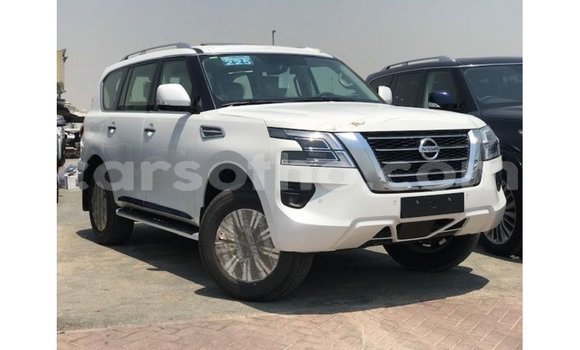 Sayi Imported Nissan Patrol White Mota in Import - Dubai a Maseru Sayi Imported Nissan Patrol White Mota in Import - Dubai a Maseru