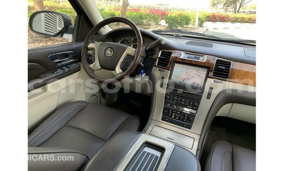 Sayi Imported Cadillac Escalade Black Mota in Import - Dubai a Maseru Sayi Imported Cadillac Escalade Black Mota in Import - Dubai a Maseru