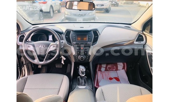 Sayi Imported Hyundai Santa Fe Other Mota in Import - Dubai a Maseru Sayi Imported Hyundai Santa Fe Other Mota in Import - Dubai a Maseru