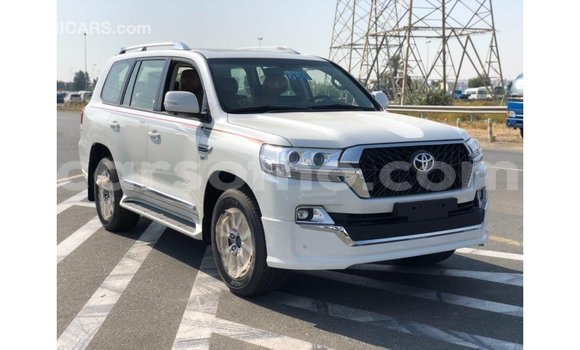 Buy Import Toyota Land Cruiser White Car in Import - Dubai in Maseru Buy Import Toyota Land Cruiser White Car in Import - Dubai in Maseru