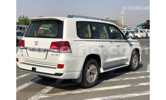 Buy Import Toyota Land Cruiser White Car in Import - Dubai in Maseru Buy Import Toyota Land Cruiser White Car in Import - Dubai in Maseru