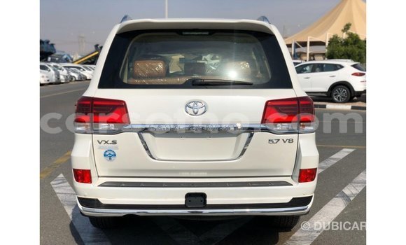 Buy Import Toyota Land Cruiser White Car in Import - Dubai in Maseru Buy Import Toyota Land Cruiser White Car in Import - Dubai in Maseru