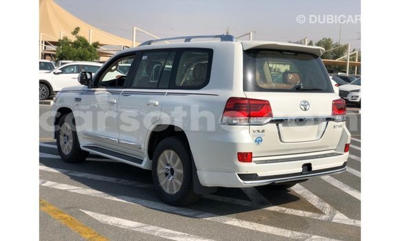 Buy Import Toyota Land Cruiser White Car in Import - Dubai in Maseru Buy Import Toyota Land Cruiser White Car in Import - Dubai in Maseru