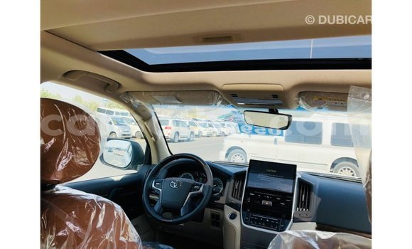Buy Import Toyota Land Cruiser White Car in Import - Dubai in Maseru Buy Import Toyota Land Cruiser White Car in Import - Dubai in Maseru