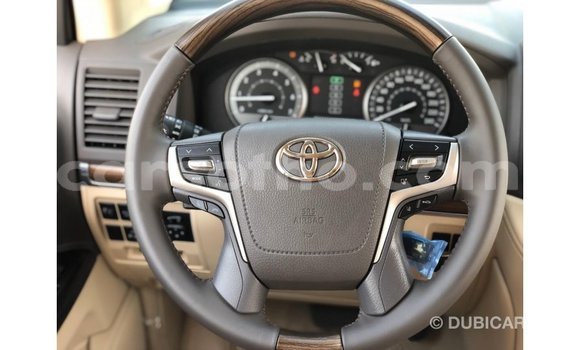 Buy Import Toyota Land Cruiser White Car in Import - Dubai in Maseru Buy Import Toyota Land Cruiser White Car in Import - Dubai in Maseru