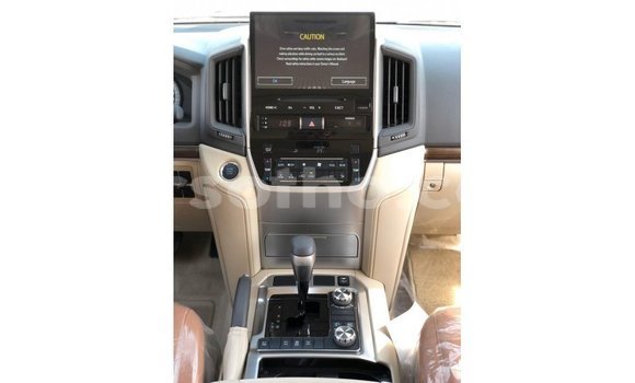 Buy Import Toyota Land Cruiser White Car in Import - Dubai in Maseru Buy Import Toyota Land Cruiser White Car in Import - Dubai in Maseru