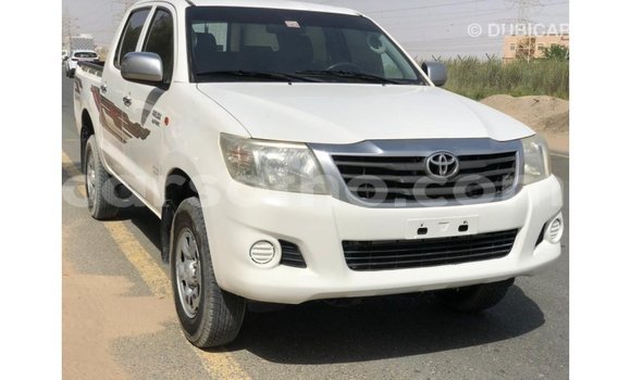 Sayi Imported Toyota Hilux White Mota in Import - Dubai a Maseru Sayi Imported Toyota Hilux White Mota in Import - Dubai a Maseru