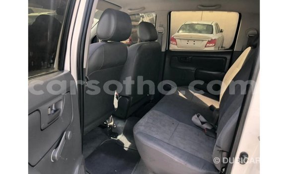 Sayi Imported Toyota Hilux White Mota in Import - Dubai a Maseru Sayi Imported Toyota Hilux White Mota in Import - Dubai a Maseru