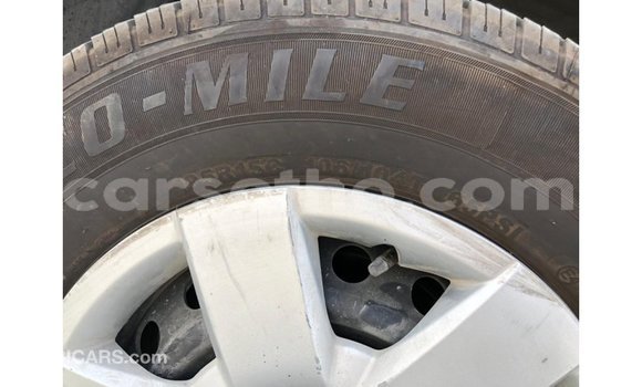 Sayi Imported Toyota Hiace White Mota in Import - Dubai a Maseru Sayi Imported Toyota Hiace White Mota in Import - Dubai a Maseru