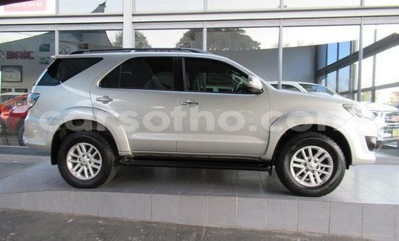 Buy Used Toyota Fortuner Silver Car in Butha Buthe in Butha-Buthe Buy Used Toyota Fortuner Silver Car in Butha Buthe in Butha-Buthe