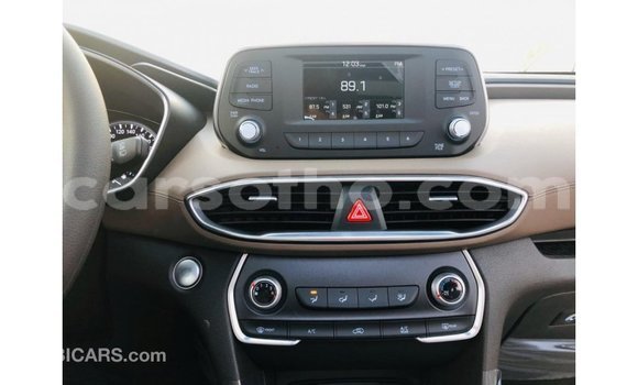 Acheter Import Voiture Hyundai Santa Fe Blanc à Import - Dubai, Maseru Acheter Import Voiture Hyundai Santa Fe Blanc à Import - Dubai, Maseru