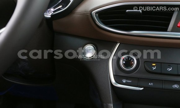 Sayi Imported Hyundai Santa Fe Brown Mota in Import - Dubai a Maseru Sayi Imported Hyundai Santa Fe Brown Mota in Import - Dubai a Maseru