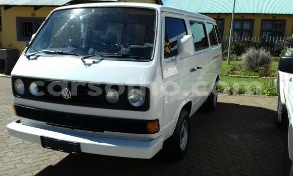اشتري مستعمل Volkswagen Caravelle White سيارة في Roma في Maseru اشتري مستعمل Volkswagen Caravelle White سيارة في Roma في Maseru