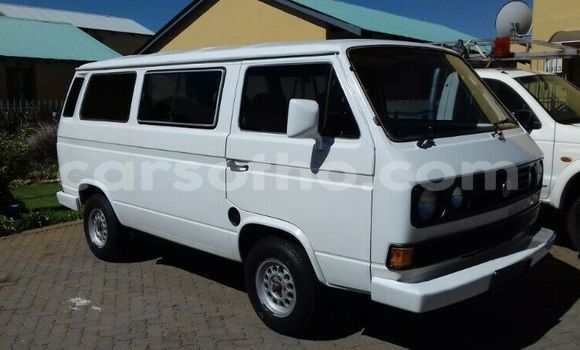 اشتري مستعمل Volkswagen Caravelle White سيارة في Roma في Maseru اشتري مستعمل Volkswagen Caravelle White سيارة في Roma في Maseru