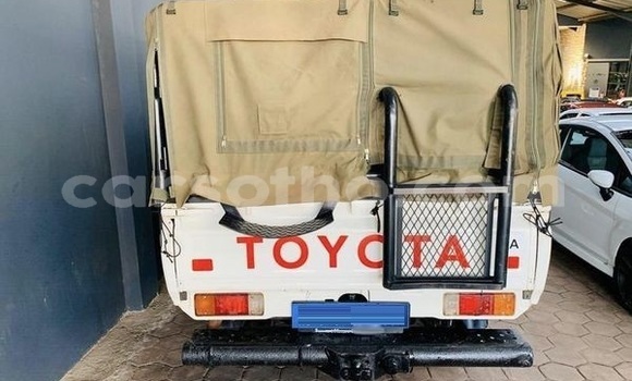 Acheter Occasion Voiture Toyota Land Cruiser Vert à Maputsoa, Leribe Acheter Occasion Voiture Toyota Land Cruiser Vert à Maputsoa, Leribe