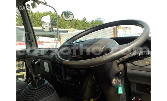 Acheter Import Voiture Isuzu Rodeo Blanc à Import - Dubai, Maseru Acheter Import Voiture Isuzu Rodeo Blanc à Import - Dubai, Maseru