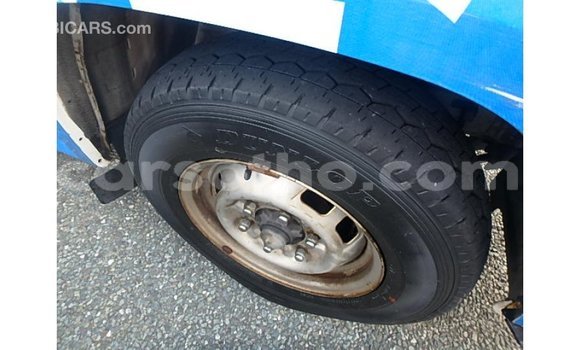 اشتري Imported Nissan Caravan White سيارة في Import - Dubai في Maseru اشتري Imported Nissan Caravan White سيارة في Import - Dubai في Maseru