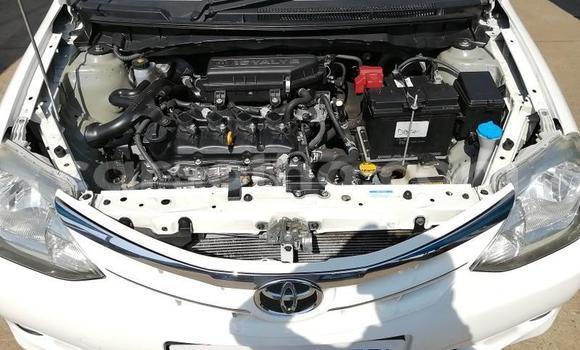 Acheter Occasion Voiture Toyota Etios Blanc à Butha–Buthe, Thaba-Tseka Acheter Occasion Voiture Toyota Etios Blanc à Butha–Buthe, Thaba-Tseka