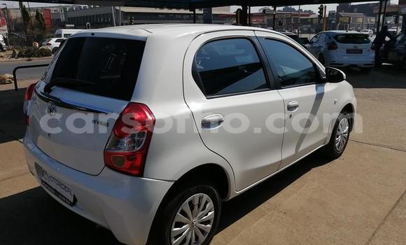 Acheter Occasion Voiture Toyota Etios Blanc à Butha–Buthe, Thaba-Tseka Acheter Occasion Voiture Toyota Etios Blanc à Butha–Buthe, Thaba-Tseka