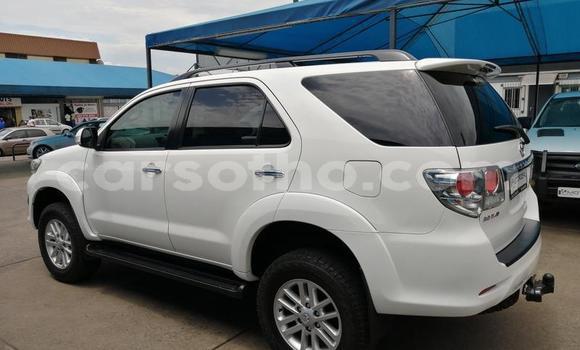 Buy Used Toyota Fortuner White Car in Butha–Buthe in Thaba-Tseka Buy Used Toyota Fortuner White Car in Butha–Buthe in Thaba-Tseka