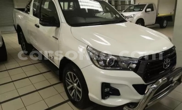 Buy Used Toyota Hilux White Car in Maseru in Maseru Buy Used Toyota Hilux White Car in Maseru in Maseru