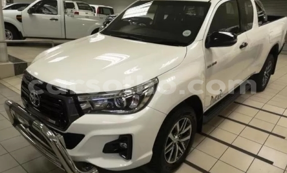 Buy Used Toyota Hilux White Car in Maseru in Maseru Buy Used Toyota Hilux White Car in Maseru in Maseru