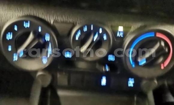 Buy Used Toyota Hilux White Car in Maseru in Maseru Buy Used Toyota Hilux White Car in Maseru in Maseru